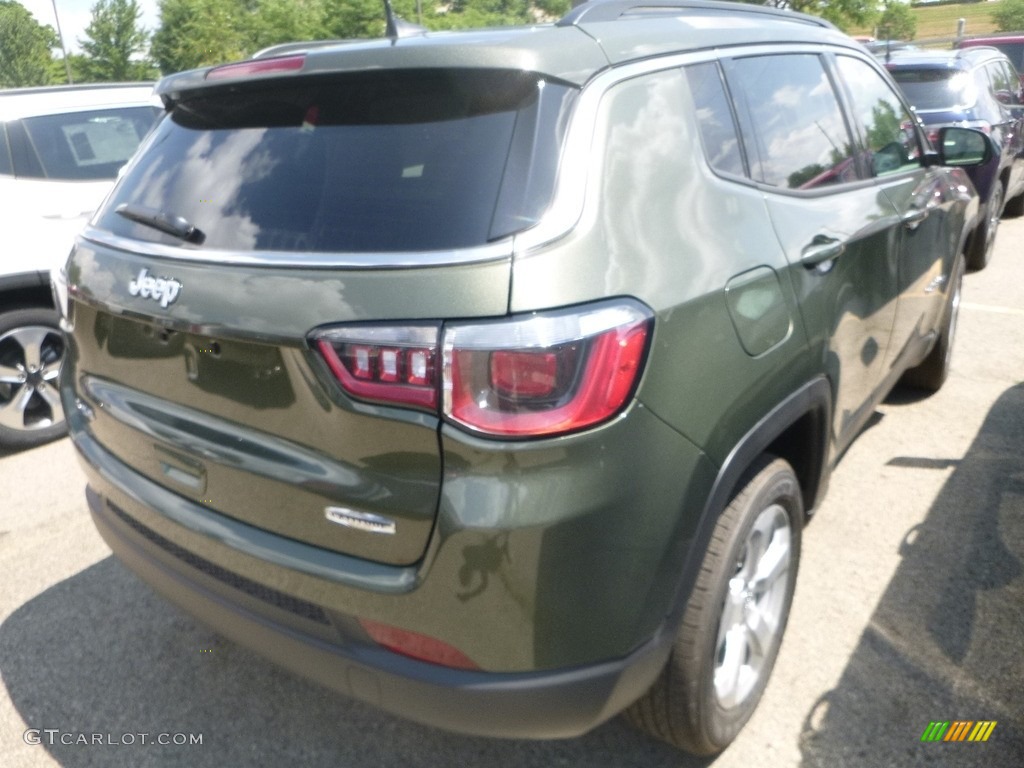 2018 Compass Latitude 4x4 - Olive Green Pearl / Black/Ski Gray photo #5