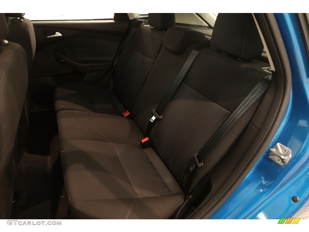 2015 Focus SE Hatchback - Blue Candy Metallic / Charcoal Black photo #15