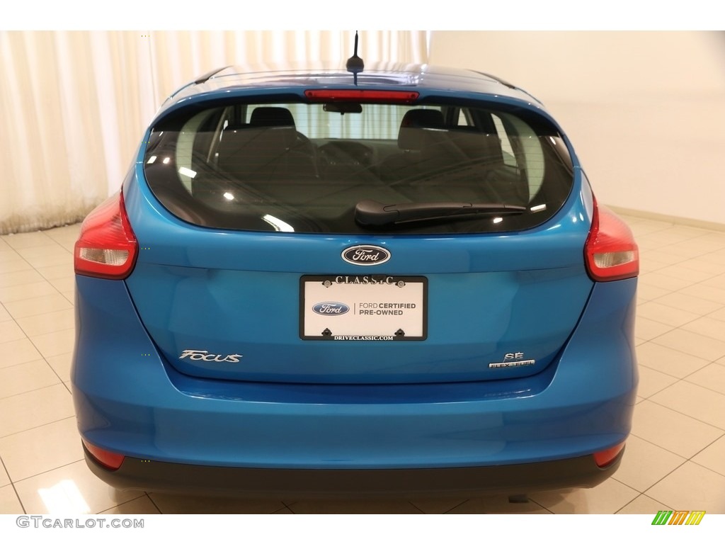 2015 Focus SE Hatchback - Blue Candy Metallic / Charcoal Black photo #16