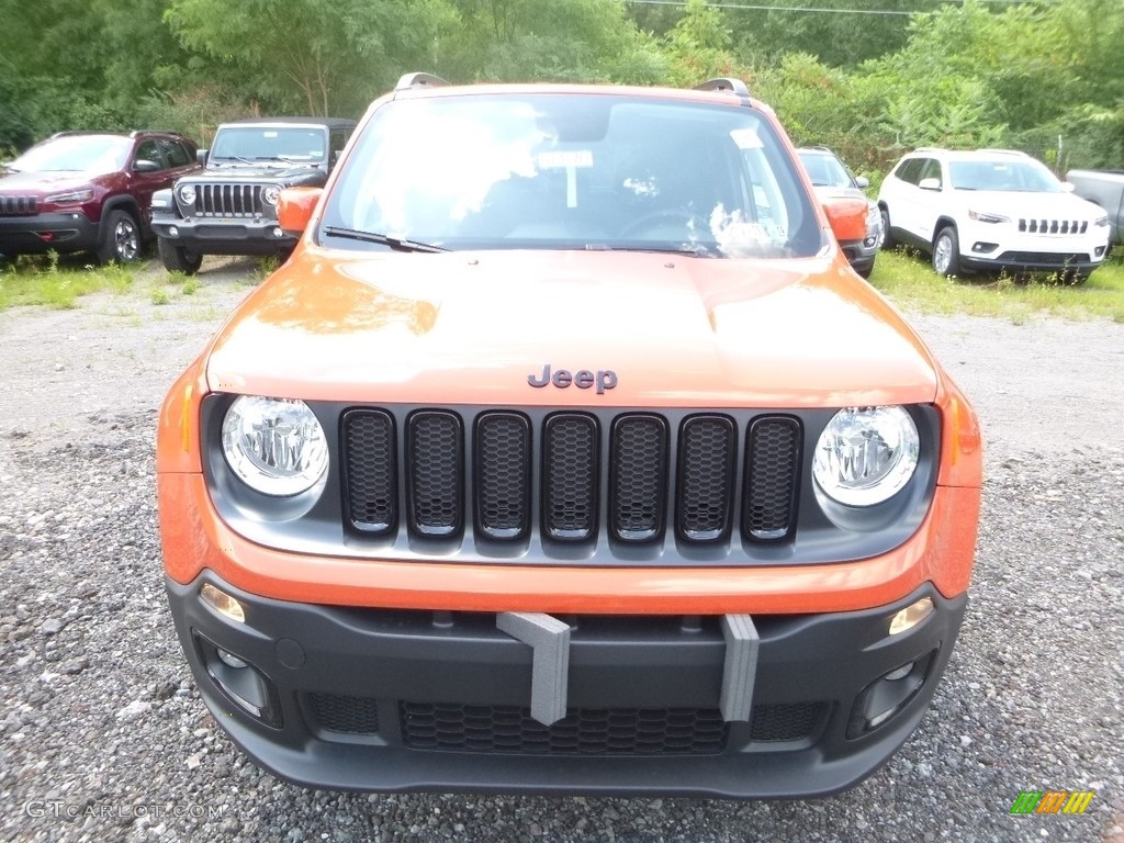 2018 Renegade Latitude 4x4 - Omaha Orange / Black photo #8