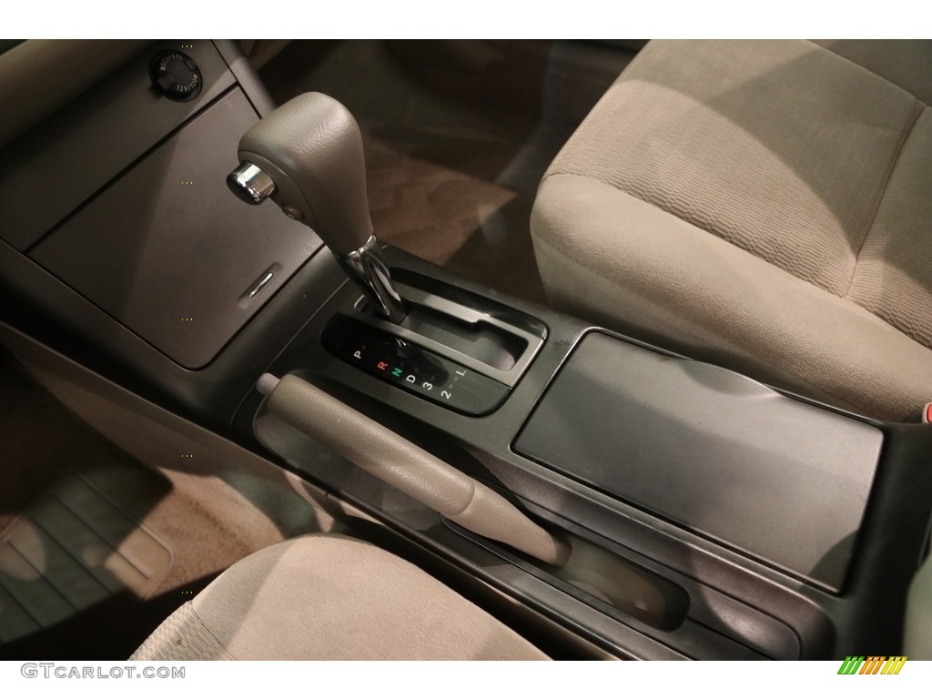 2006 Camry LE - Desert Sand Mica / Taupe photo #13