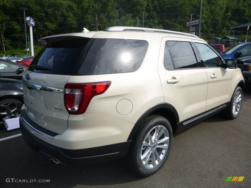 2018 Explorer XLT 4WD - Platinum Dune / Ebony Black photo #2