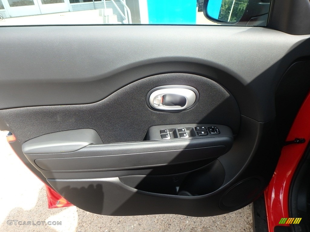 2019 Kia Soul + Door Panel Photos