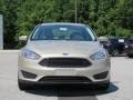 White Gold - Focus SE Sedan Photo No. 2