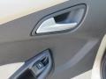 White Gold - Focus SE Sedan Photo No. 7