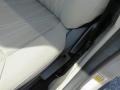 White Gold - Focus SE Sedan Photo No. 10