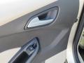 White Gold - Focus SE Hatch Photo No. 7
