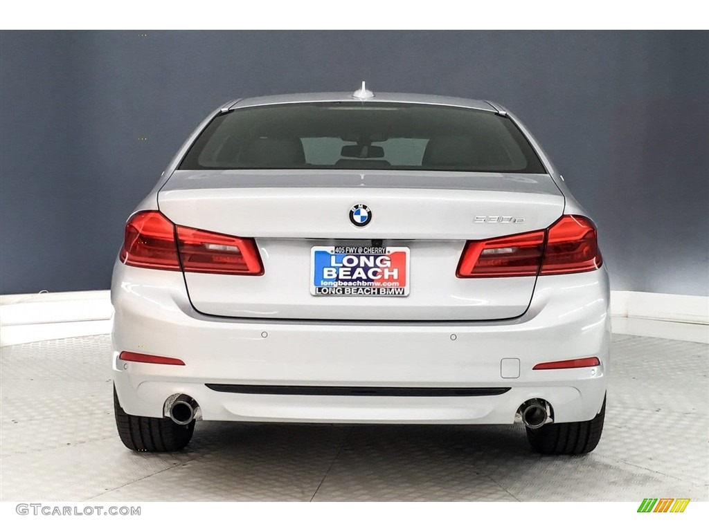 2018 5 Series 530e iPerfomance Sedan - Glacier Silver Metallic / Black photo #4