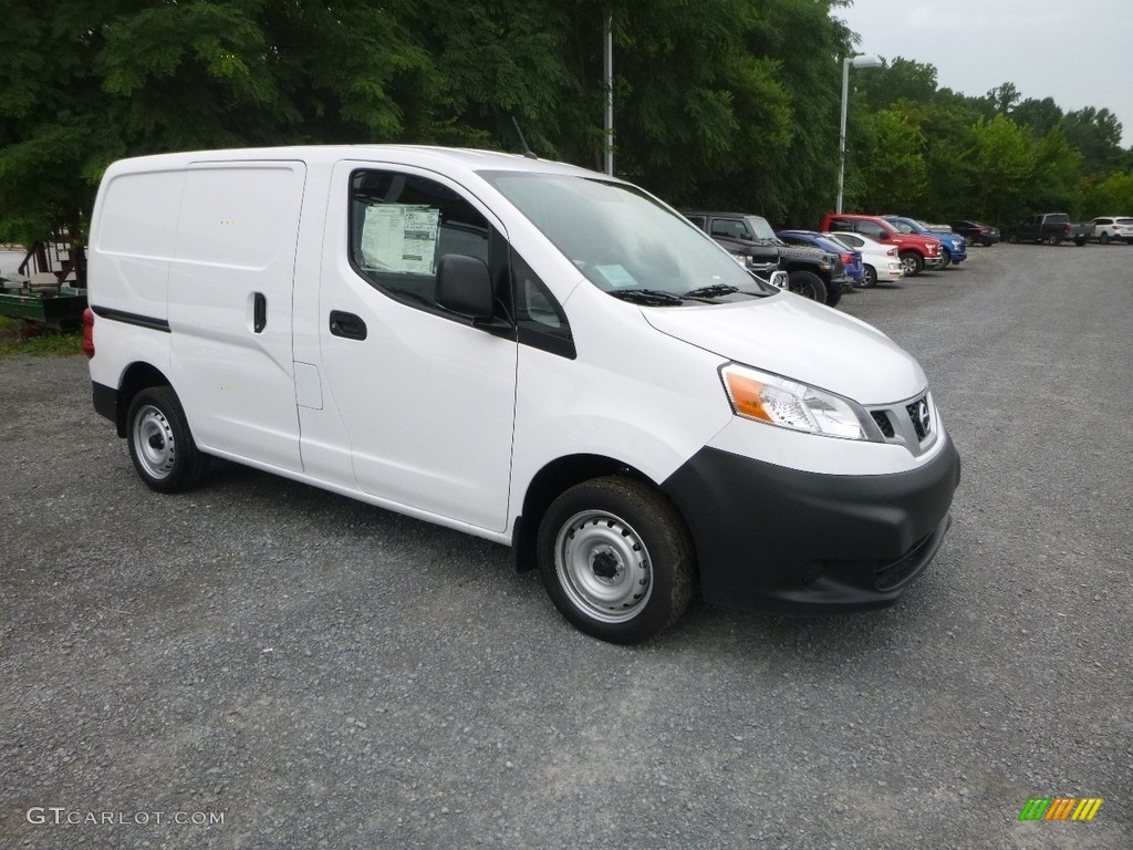 2018 Nissan NV200 S Exterior Photos