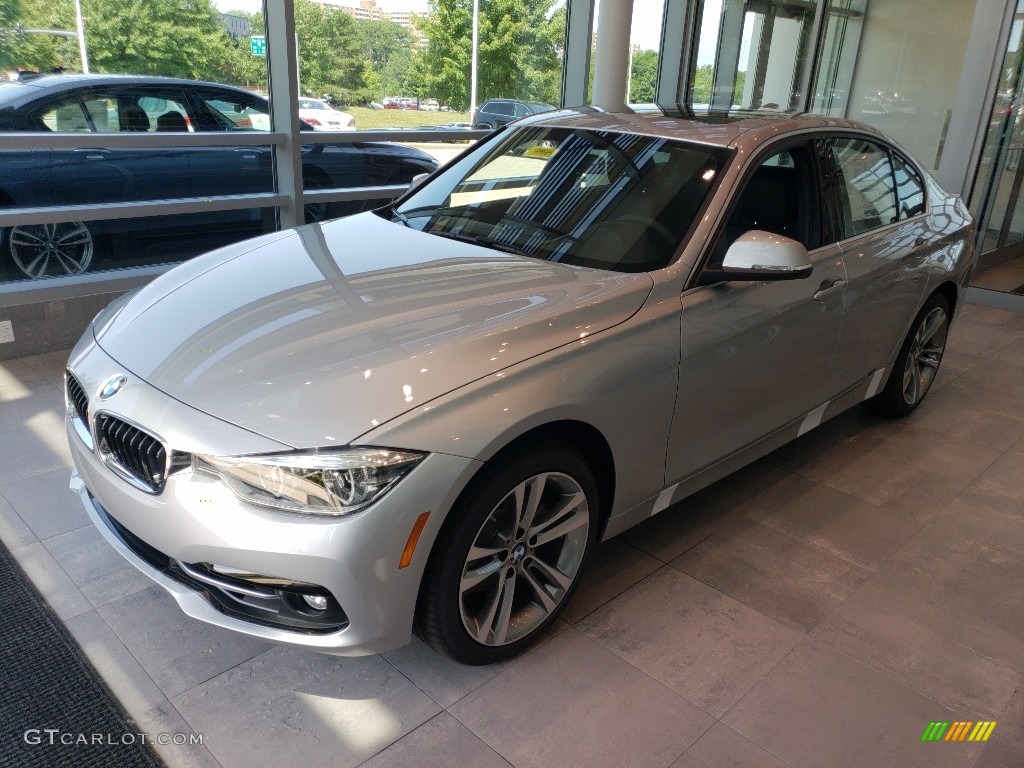 2018 3 Series 330i xDrive Sedan - Glacier Silver Metallic / Black photo #3