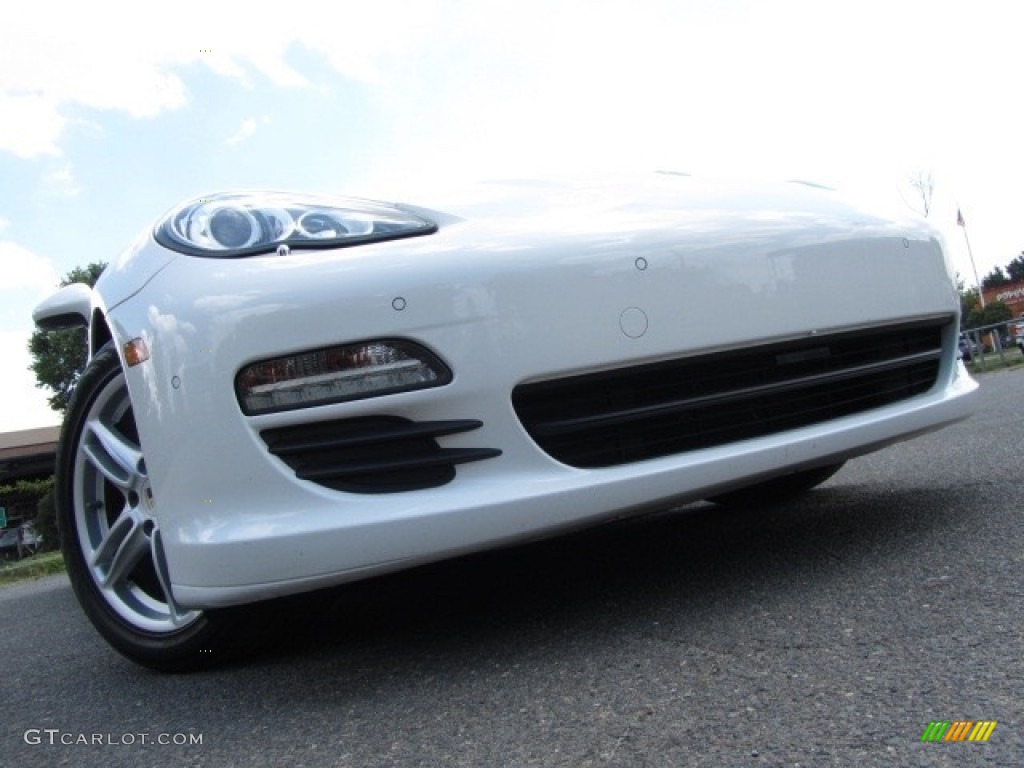 2011 Panamera V6 - Carrara White / Black photo #1
