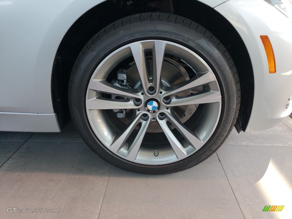 2018 3 Series 330i xDrive Sedan - Glacier Silver Metallic / Black photo #5