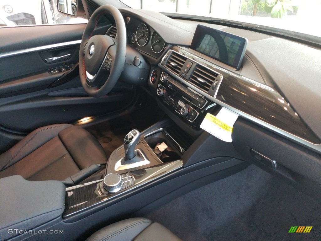 2018 3 Series 330i xDrive Sedan - Glacier Silver Metallic / Black photo #6