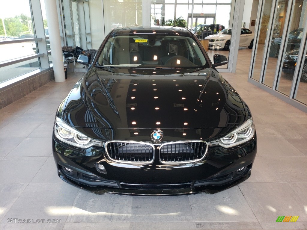 2018 3 Series 320i xDrive Sedan - Jet Black / Black photo #4