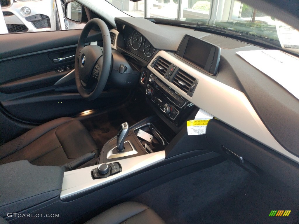 2018 3 Series 320i xDrive Sedan - Jet Black / Black photo #6