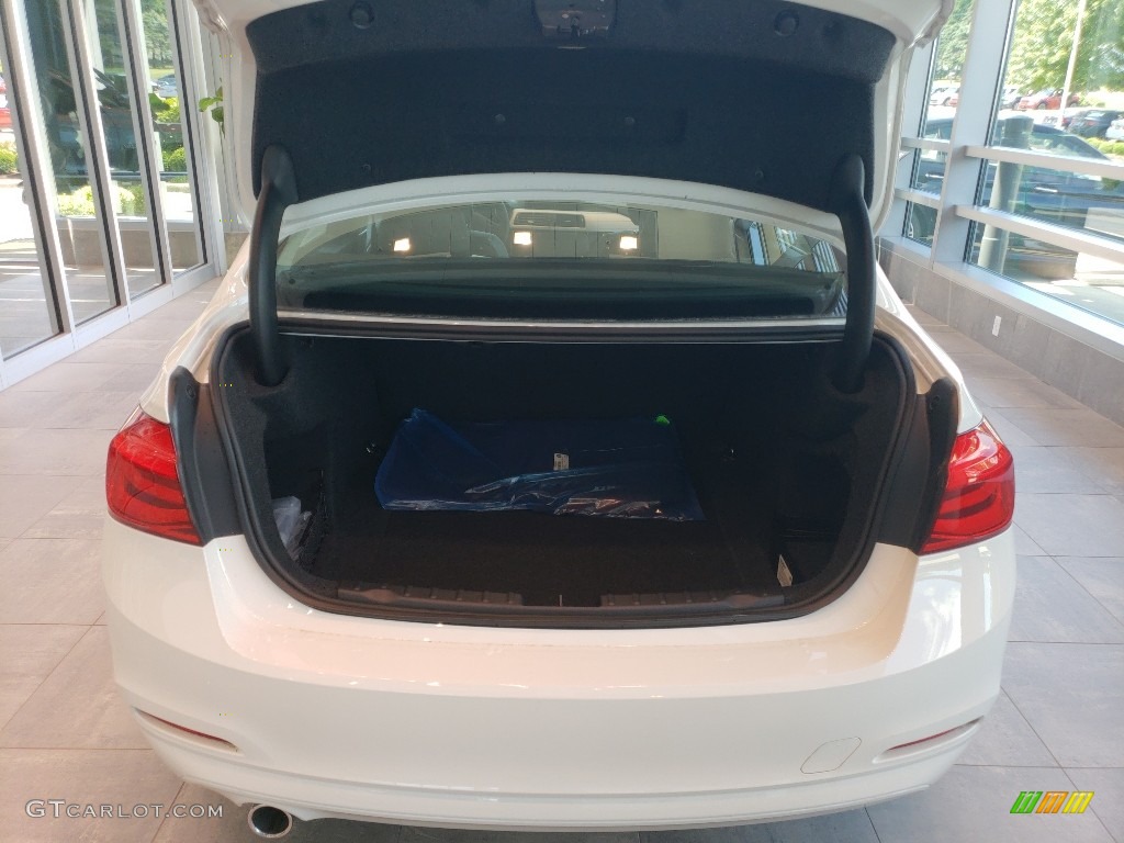 2018 3 Series 320i xDrive Sedan - Alpine White / Black photo #8