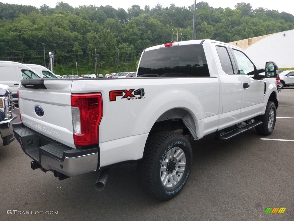 2019 F250 Super Duty XLT SuperCab 4x4 - Oxford White / Earth Gray photo #2