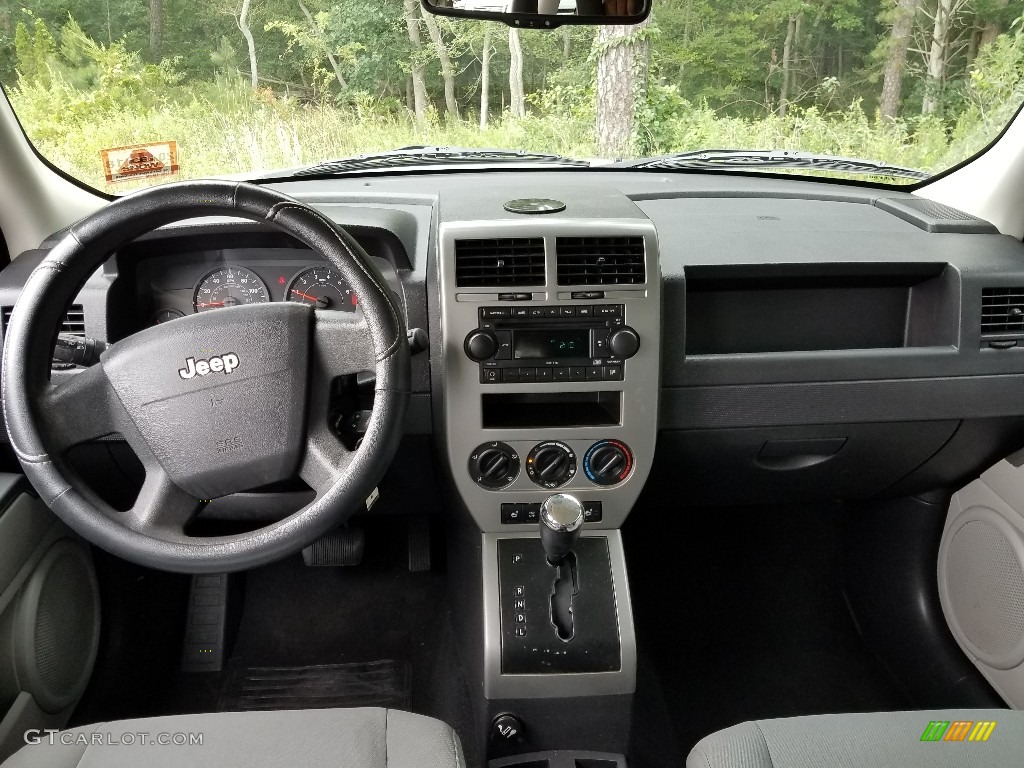 2007 Patriot Sport 4x4 - Bright Silver Metallic / Pastel Slate Gray photo #22