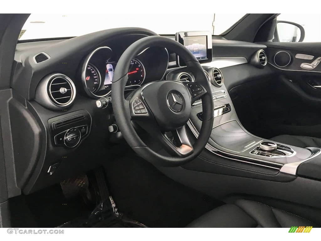 2018 Mercedes-Benz GLC 300 4Matic Dashboard Photos
