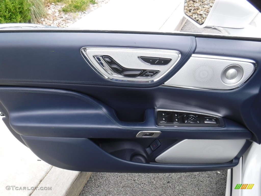 2017 Lincoln Continental Black Label AWD Rhapsody in Blue Theme Door Panel Photo #128549614