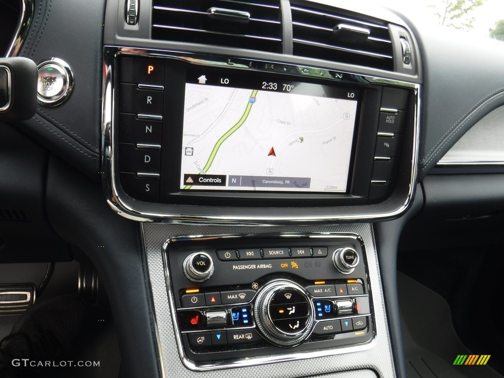 2017 Lincoln Continental Black Label AWD Controls Photo #128549668
