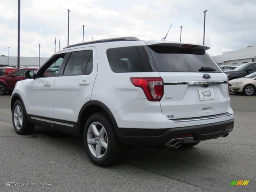 2018 Explorer XLT - Oxford White / Ebony Black photo #25