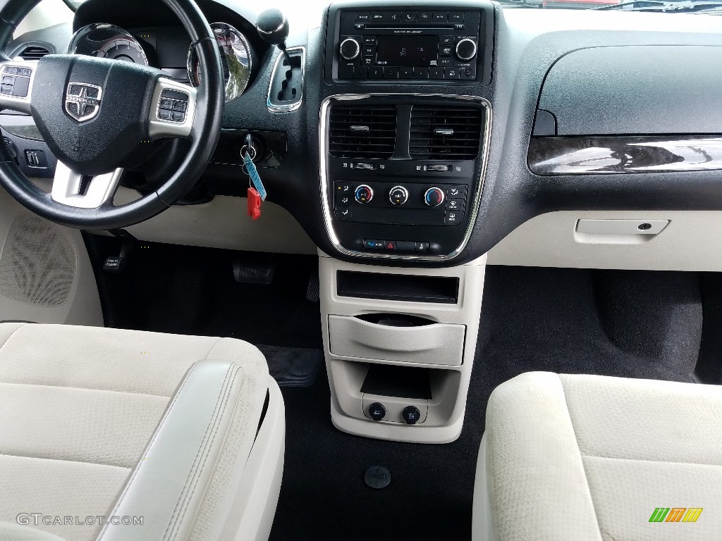 2012 Grand Caravan SE - Cashmere Pearl / Black/Light Graystone photo #14