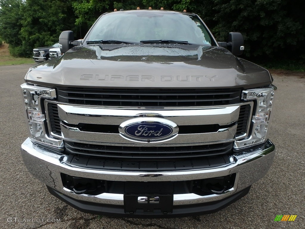 2019 F350 Super Duty XLT Crew Cab 4x4 - Stone Gray Metallic / Earth Gray photo #8