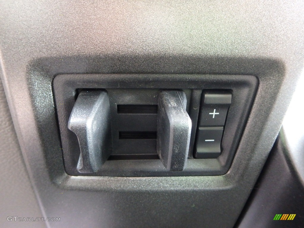 2019 F350 Super Duty XLT Crew Cab 4x4 - Stone Gray Metallic / Earth Gray photo #18
