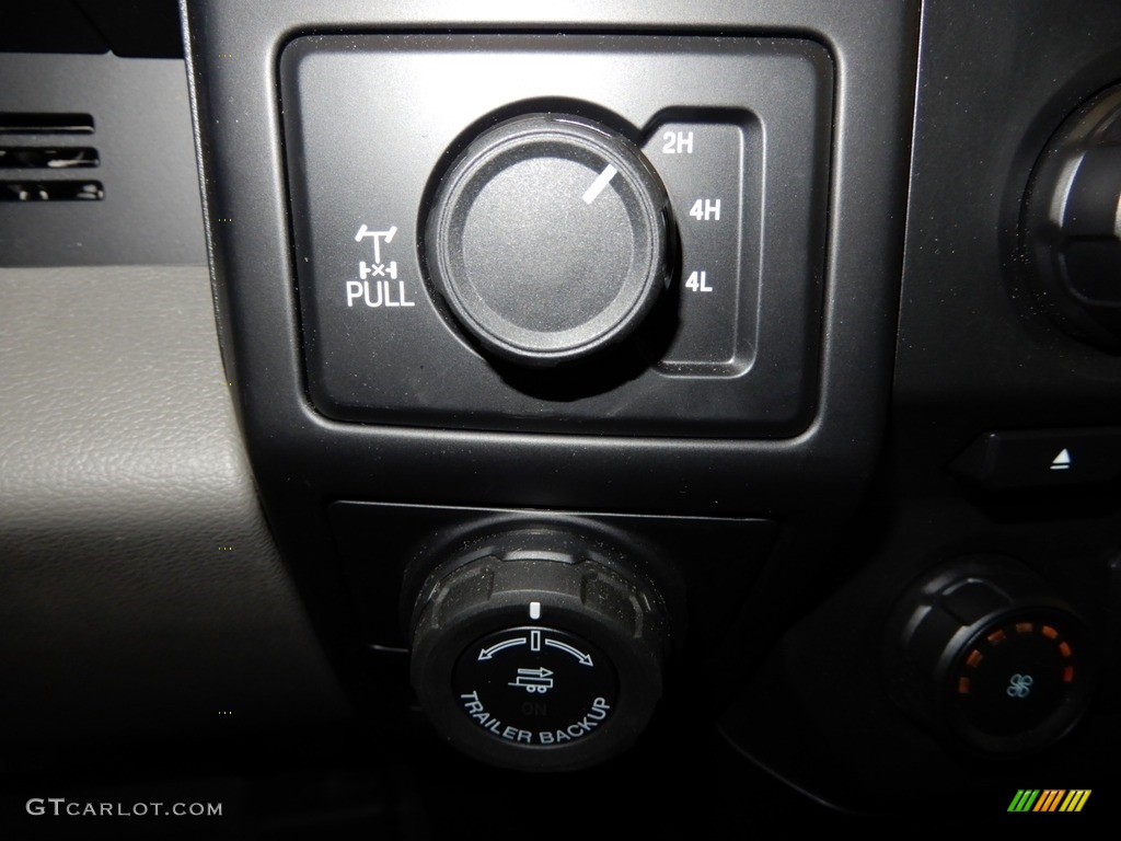 2017 F150 XL SuperCab 4x4 - Magnetic / Black photo #12