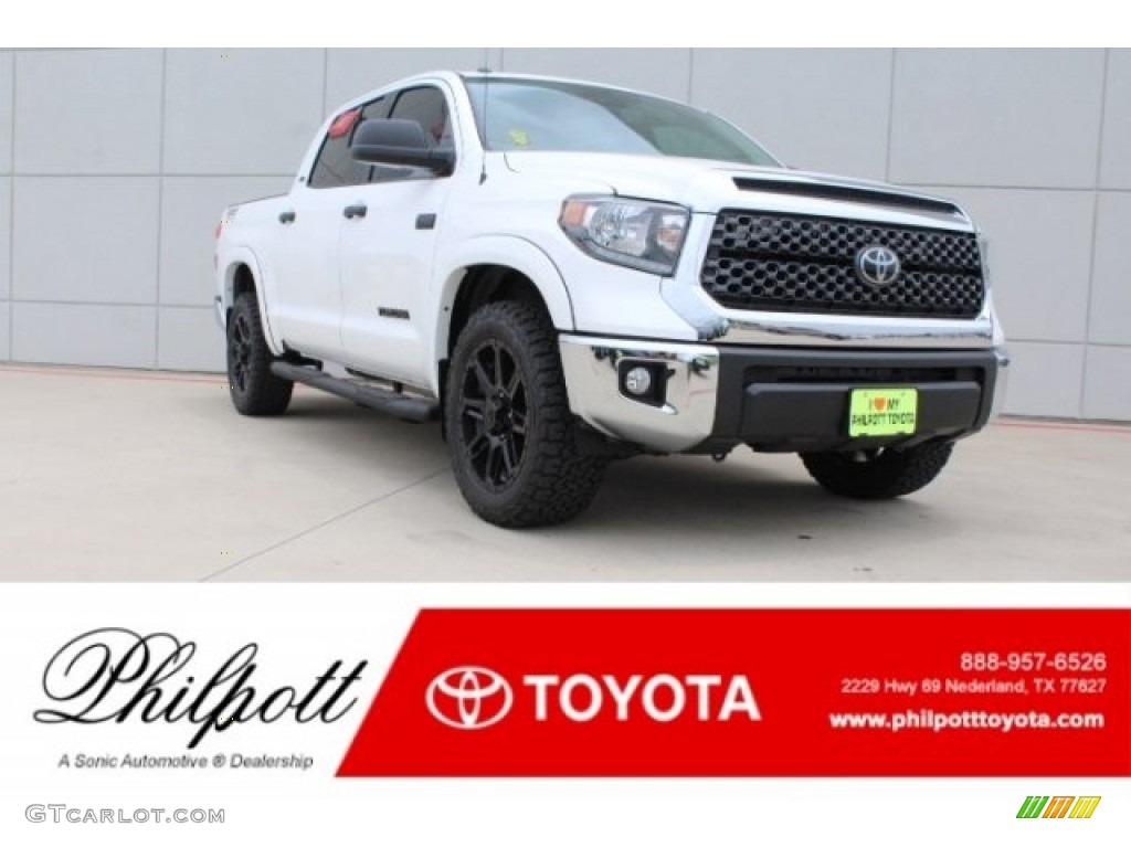 2018 Tundra SR5 CrewMax 4x4 - Super White / Graphite photo #1