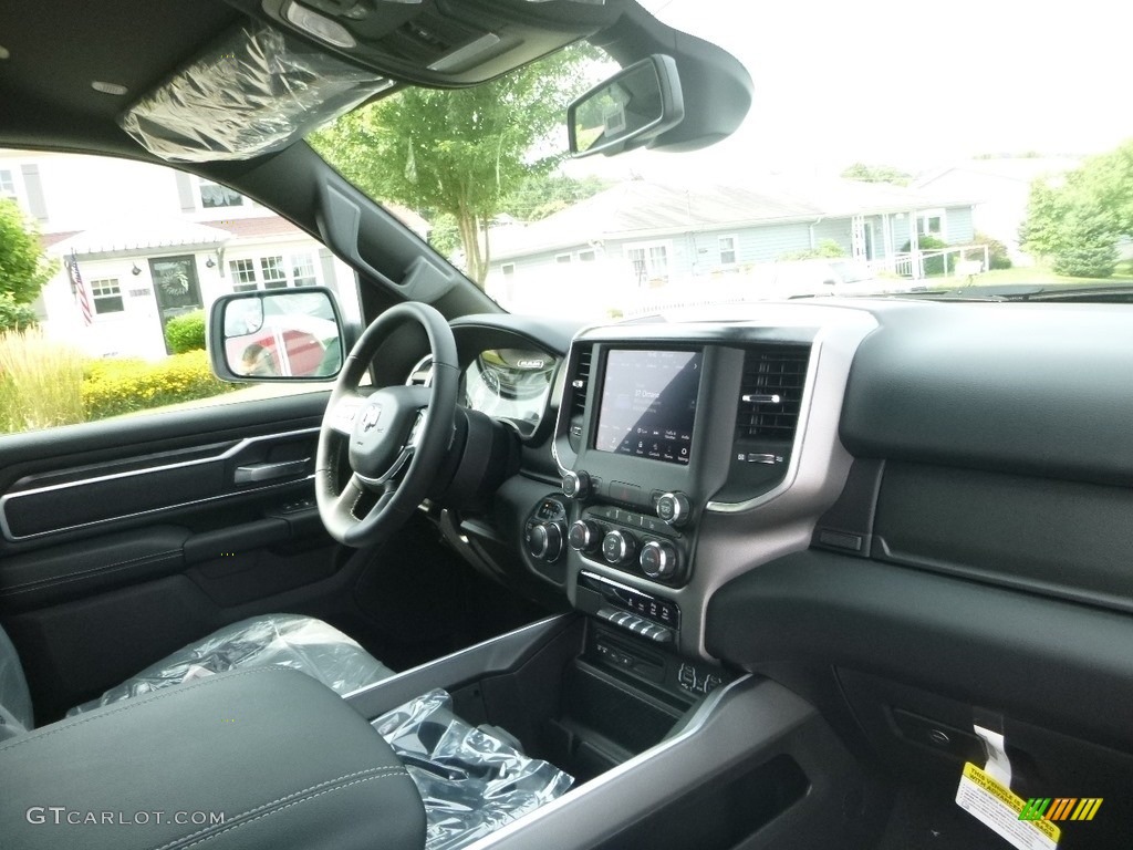 2019 1500 Big Horn Crew Cab 4x4 - Granite Crystal Metallic / Black photo #10