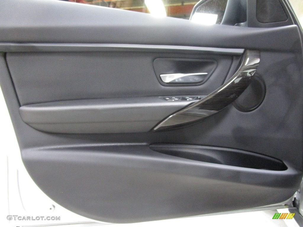 2018 3 Series 320i xDrive Sedan - Glacier Silver Metallic / Black photo #10