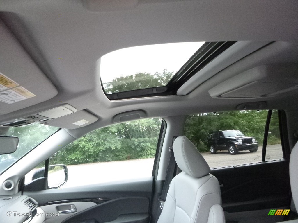 2019 Honda Pilot Touring AWD Sunroof Photo #128605224