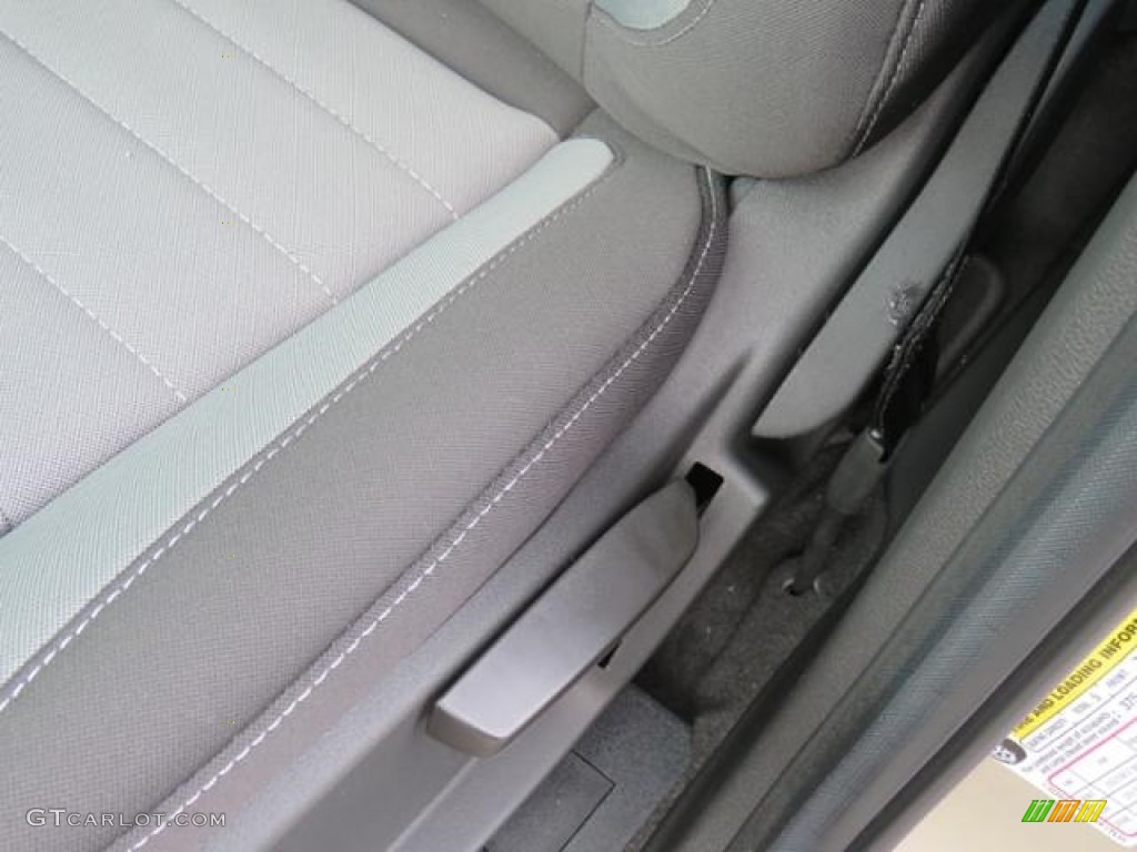 2018 Escape S - White Gold / Charcoal Black photo #9
