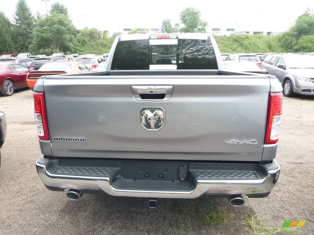 2019 1500 Big Horn Crew Cab 4x4 - Billett Silver Metallic / Black photo #4