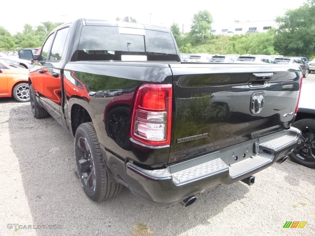 2019 1500 Big Horn Crew Cab 4x4 - Diamond Black Crystal Pearl / Black photo #3