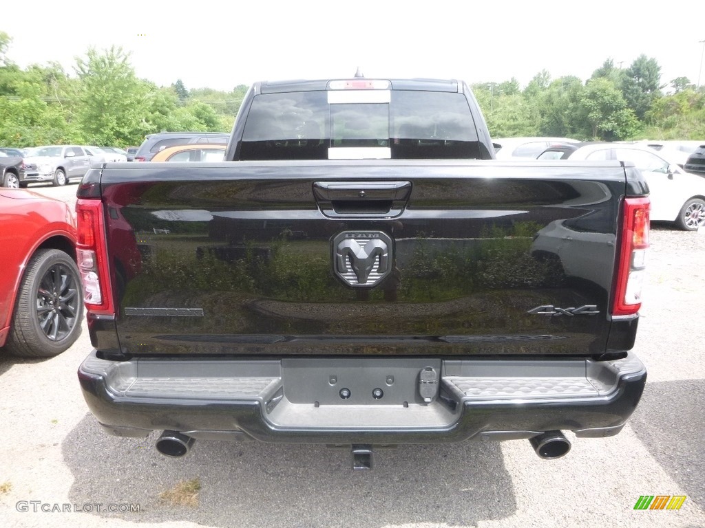 2019 1500 Big Horn Crew Cab 4x4 - Diamond Black Crystal Pearl / Black photo #4