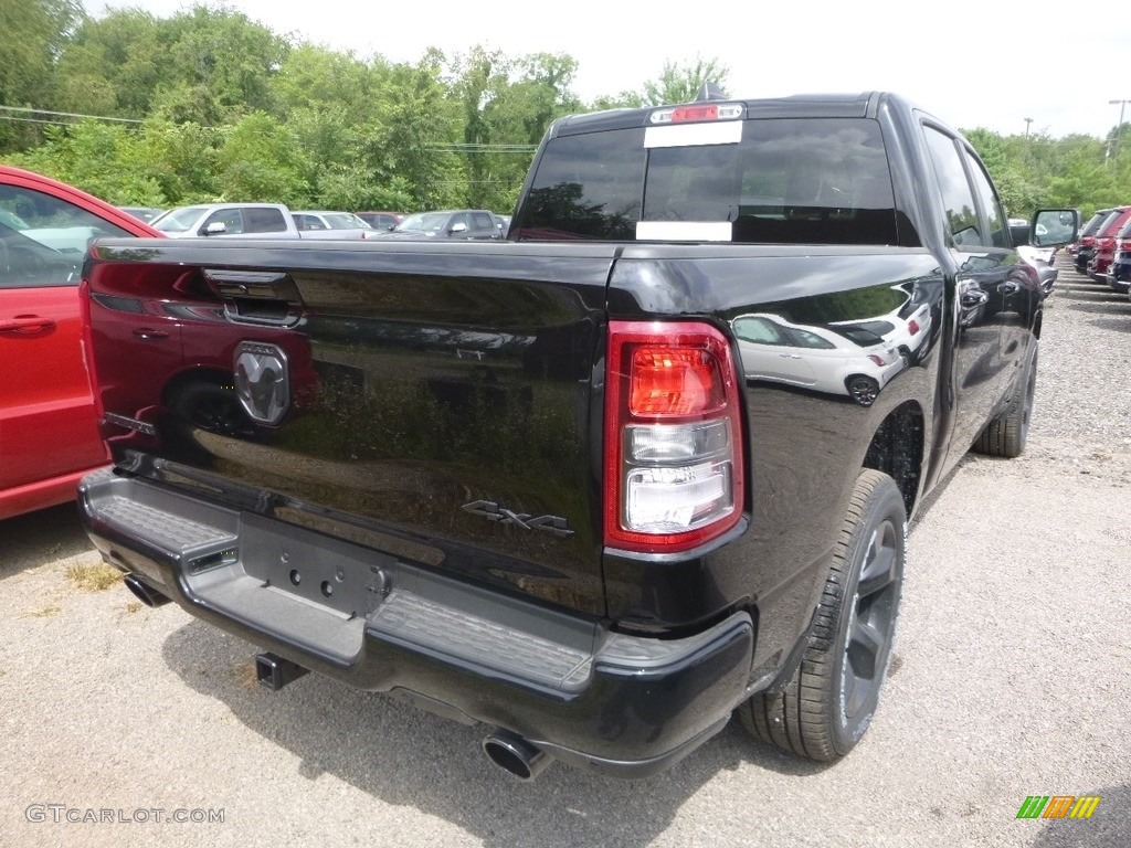 2019 1500 Big Horn Crew Cab 4x4 - Diamond Black Crystal Pearl / Black photo #5