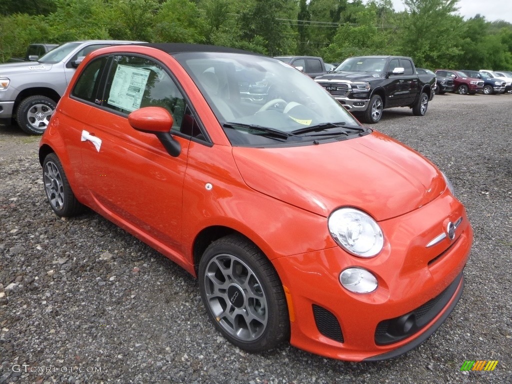 Luminosa Orange 2018 Fiat 500 Pop Cabrio Exterior Photo #128624473