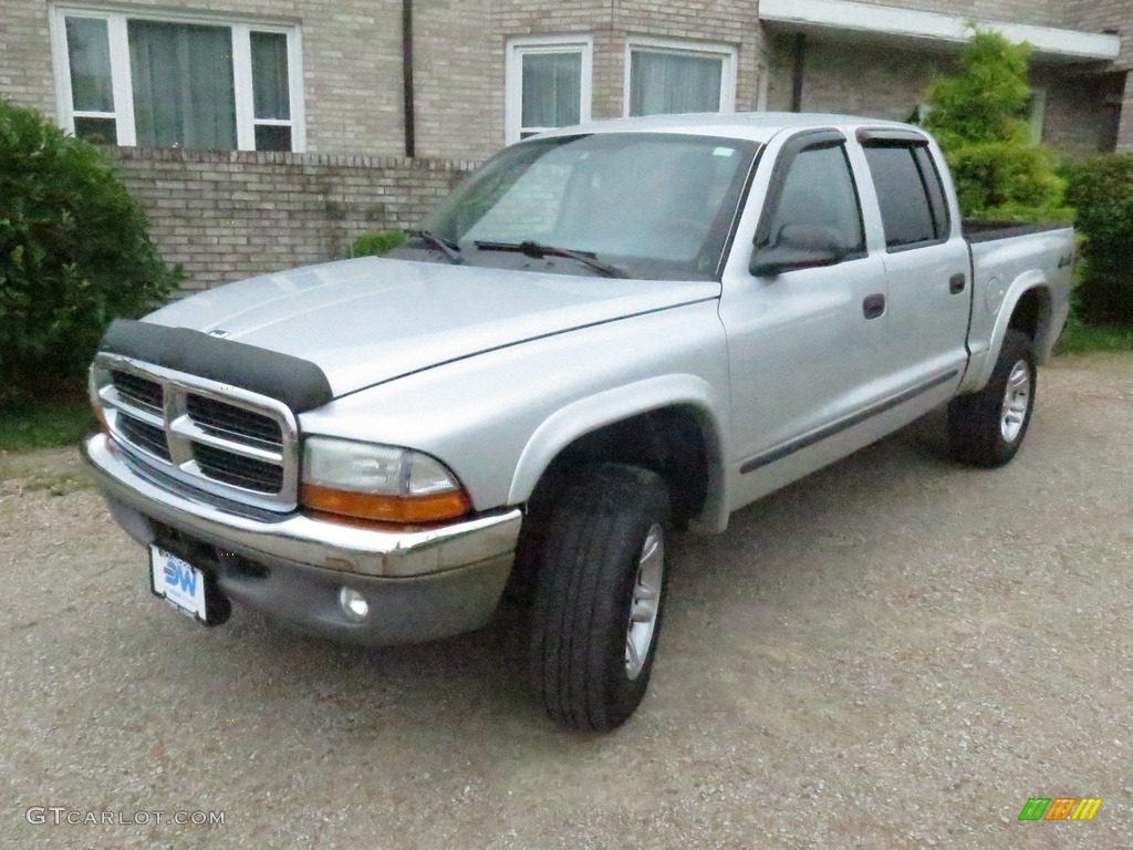 2004 Dakota SLT Quad Cab 4x4 - Bright Silver Metallic / Dark Slate Gray photo #4