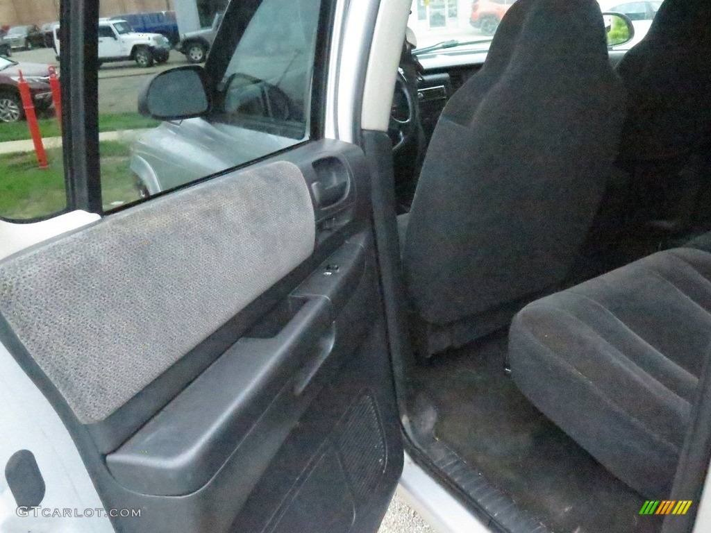 2004 Dakota SLT Quad Cab 4x4 - Bright Silver Metallic / Dark Slate Gray photo #25