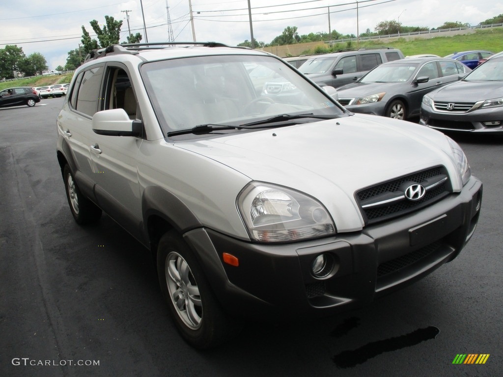 2008 Tucson SE 4WD - Platinum Silver / Beige photo #7