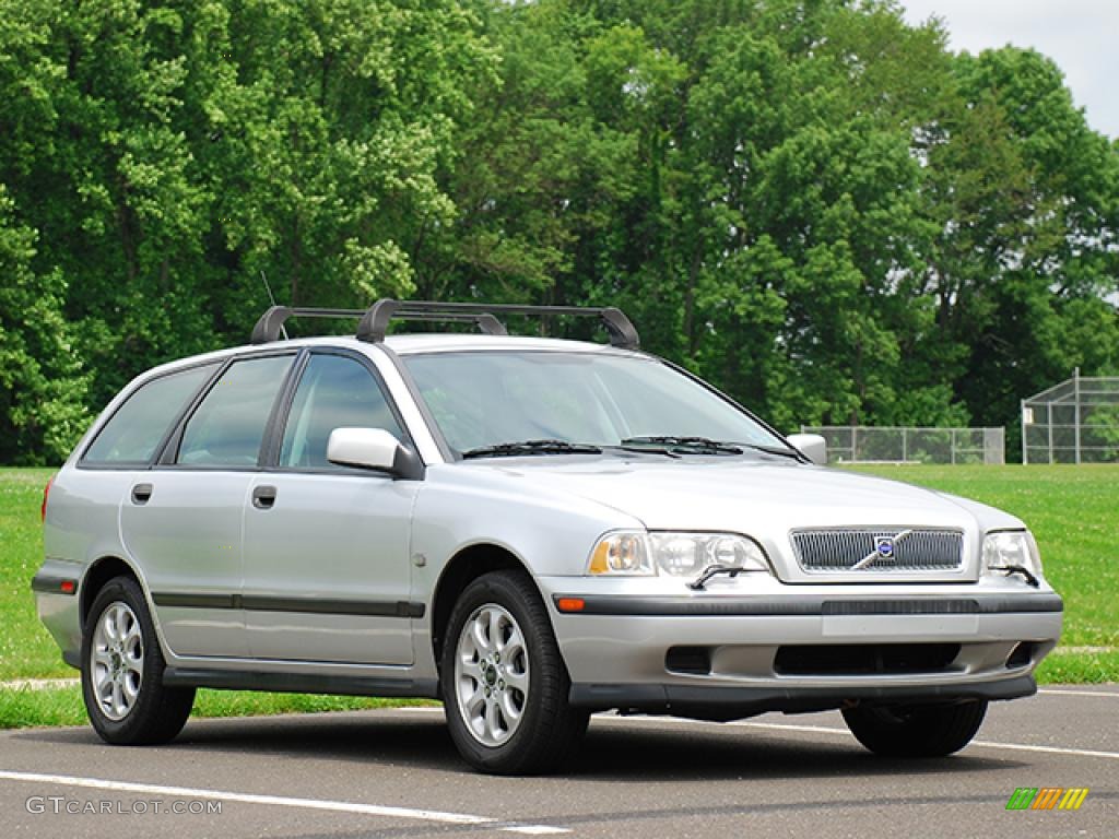2000 V40 1.9T Wagon - Silver Metallic / Off Black photo #2