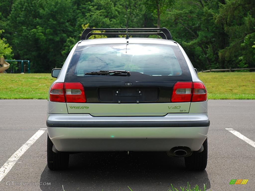 2000 V40 1.9T Wagon - Silver Metallic / Off Black photo #3