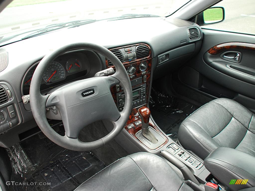 2000 V40 1.9T Wagon - Silver Metallic / Off Black photo #4