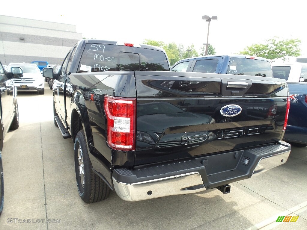 2018 F150 XLT SuperCab 4x4 - Shadow Black / Earth Gray photo #3