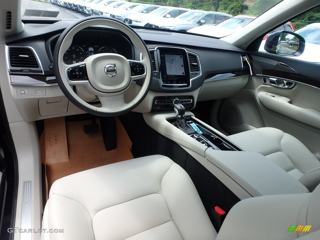 Blonde Interior 2019 Volvo XC90 T5 AWD Momentum Photo #128637706