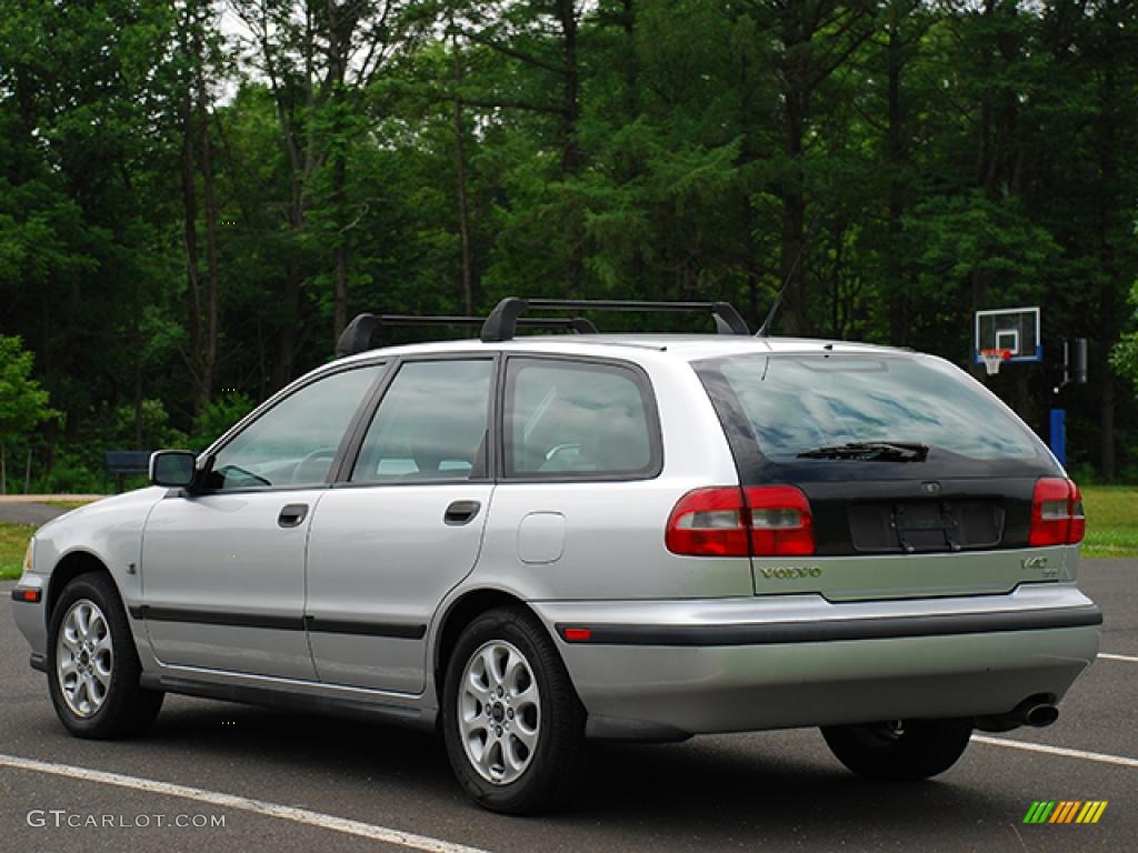 2000 V40 1.9T Wagon - Silver Metallic / Off Black photo #26