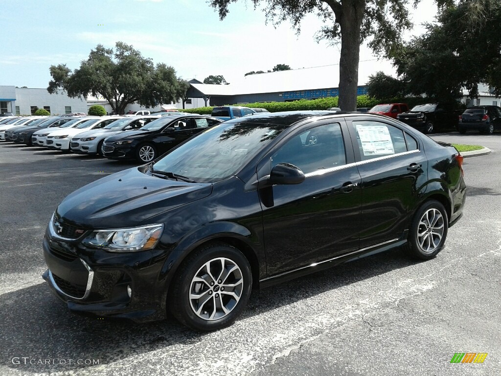 2018 Chevrolet Sonic LT Sedan Exterior Photos